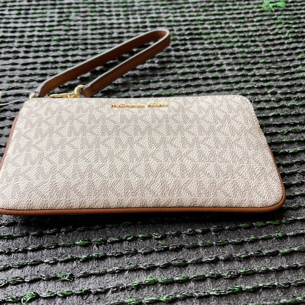 Michael Kors Jet Set Travel Large Top Zip Signature Wristlet Clutch - Picture 3 of 16